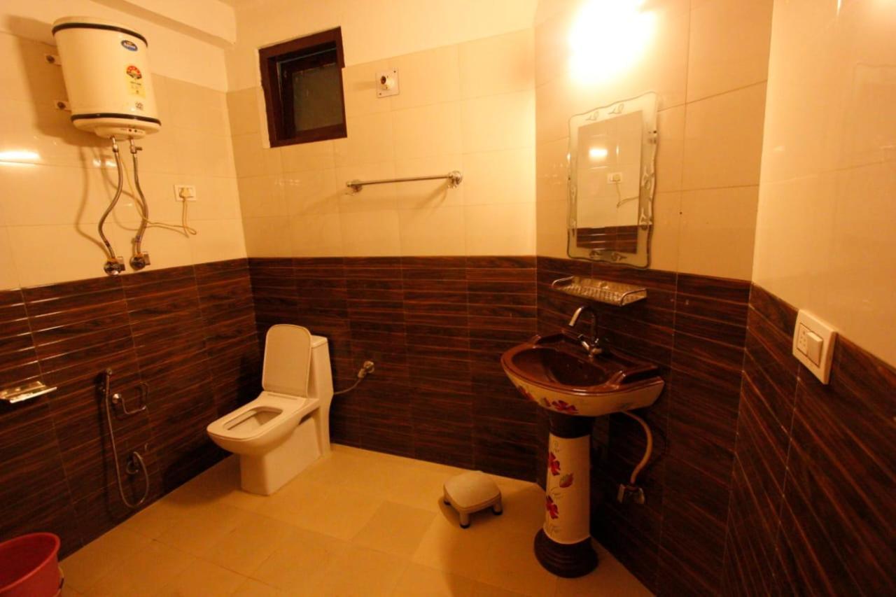 Tirthan Crest Homestay Banjār 外观 照片