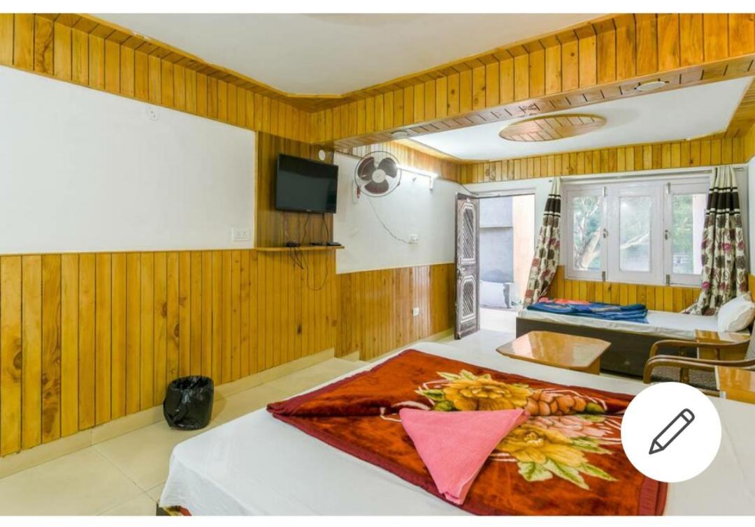 Tirthan Crest Homestay Banjār 客房 照片