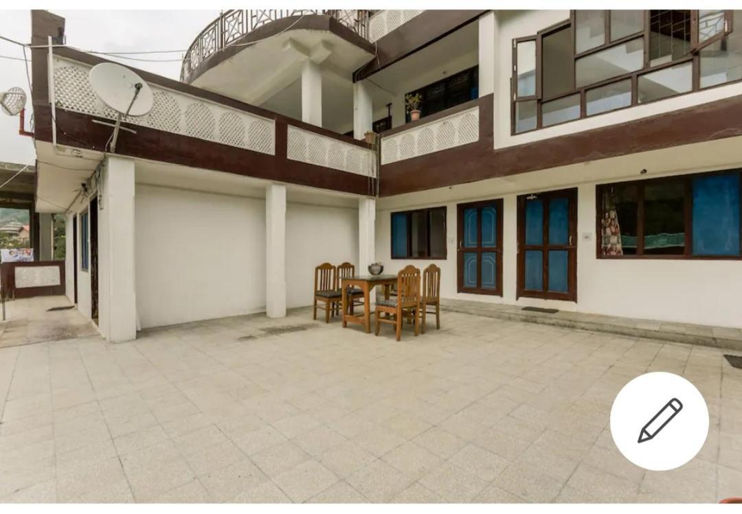 Tirthan Crest Homestay Banjār 外观 照片