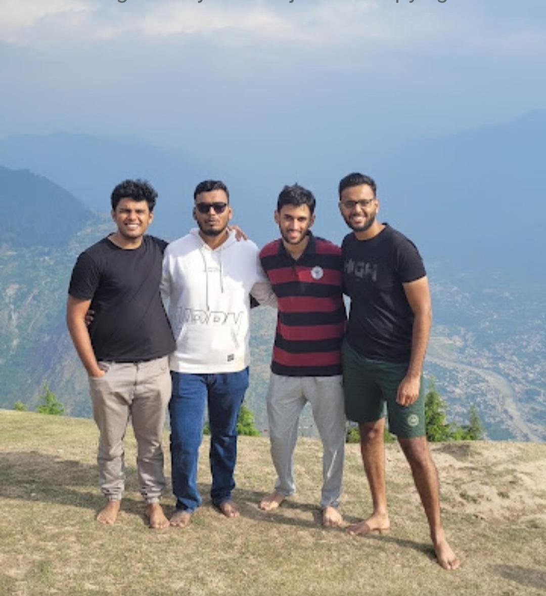 Tirthan Crest Homestay Banjār 外观 照片