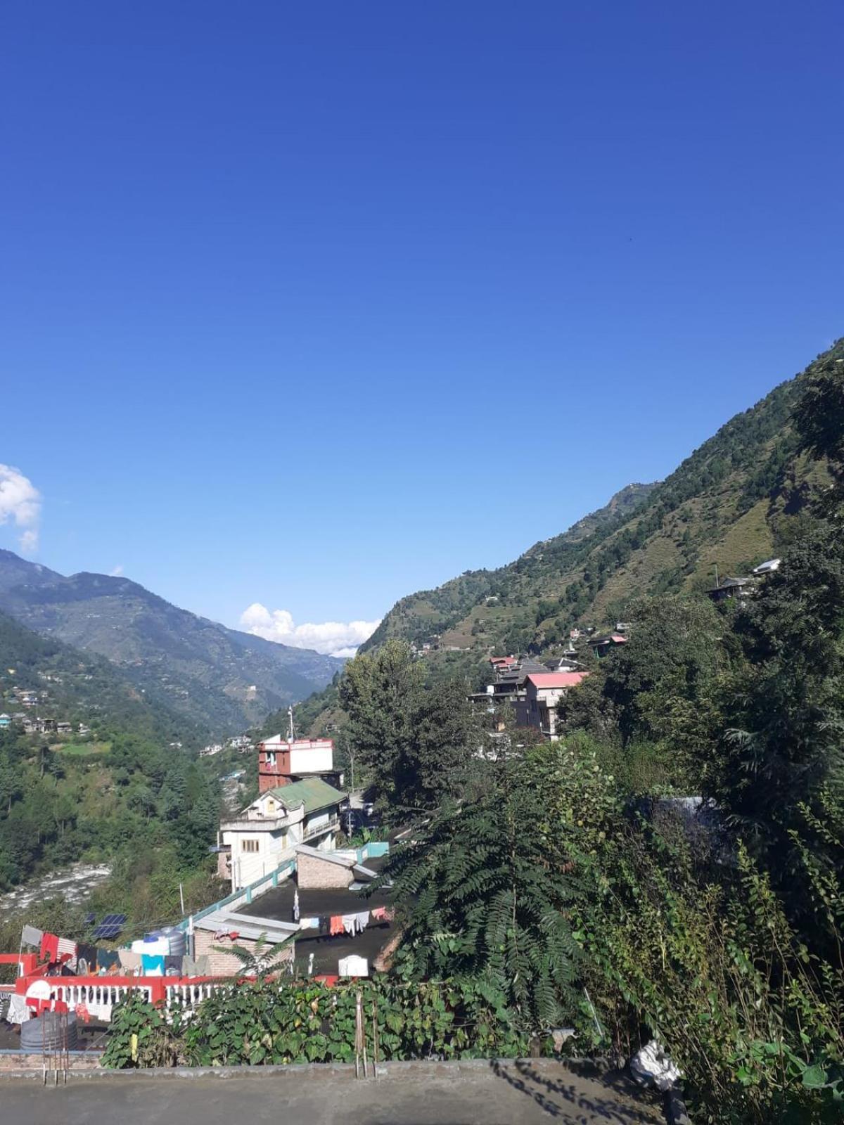 Tirthan Crest Homestay Banjār 外观 照片