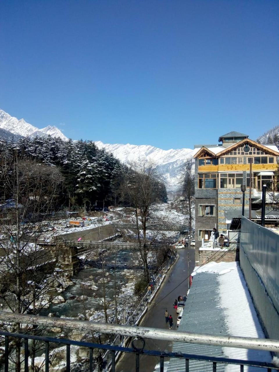 Tirthan Crest Homestay Banjār 外观 照片